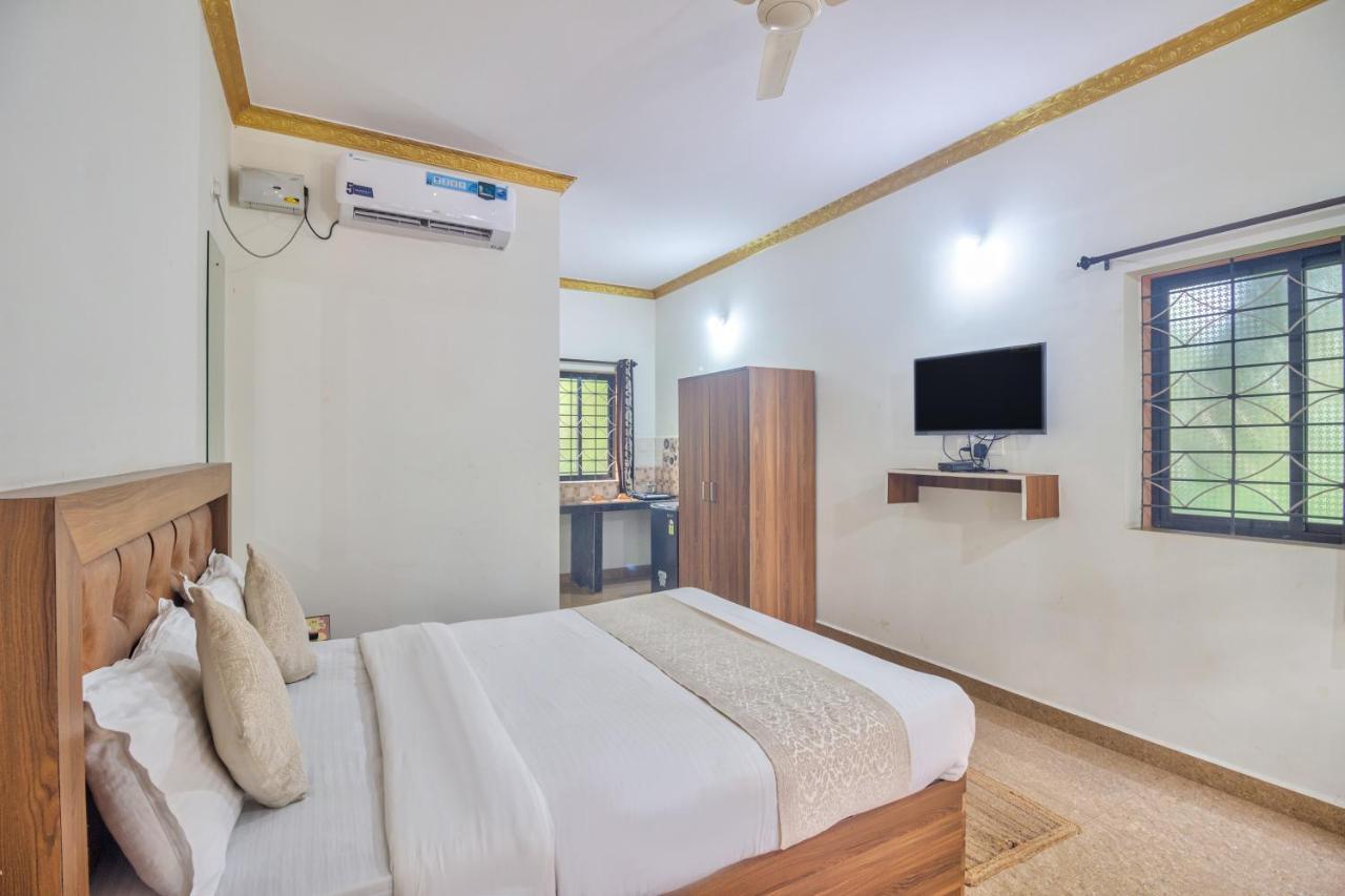 Calangute Bay Hotel Exterior photo
