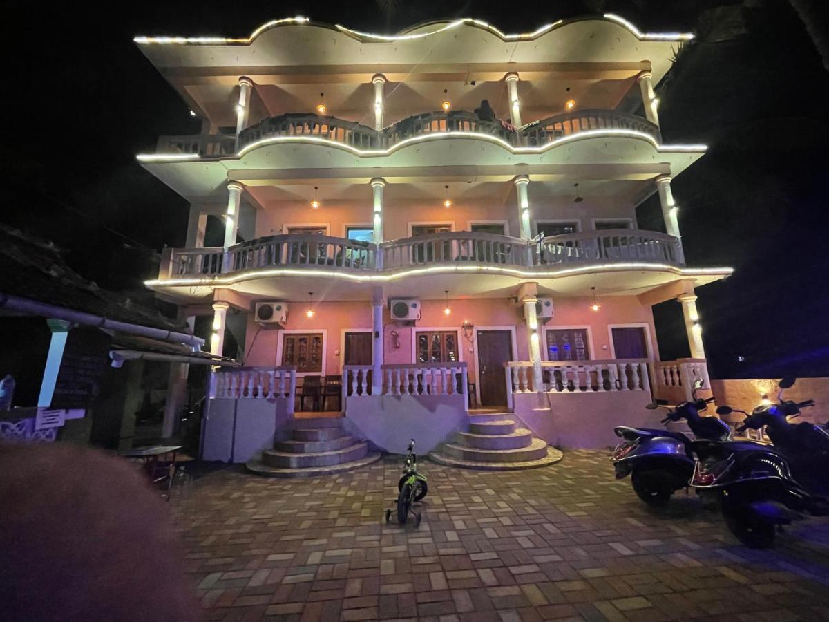Calangute Bay Hotel Exterior photo